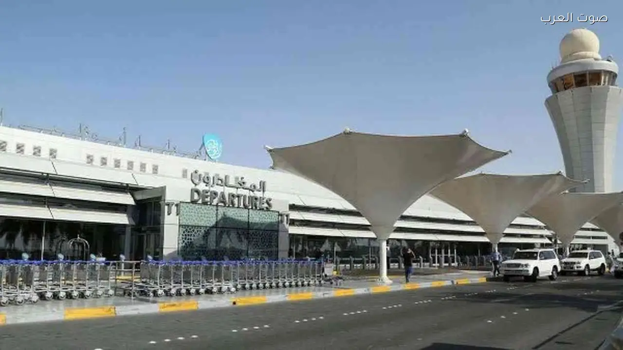 حريق في مطار أبوظبي القديم بسبب سقوط شظايا