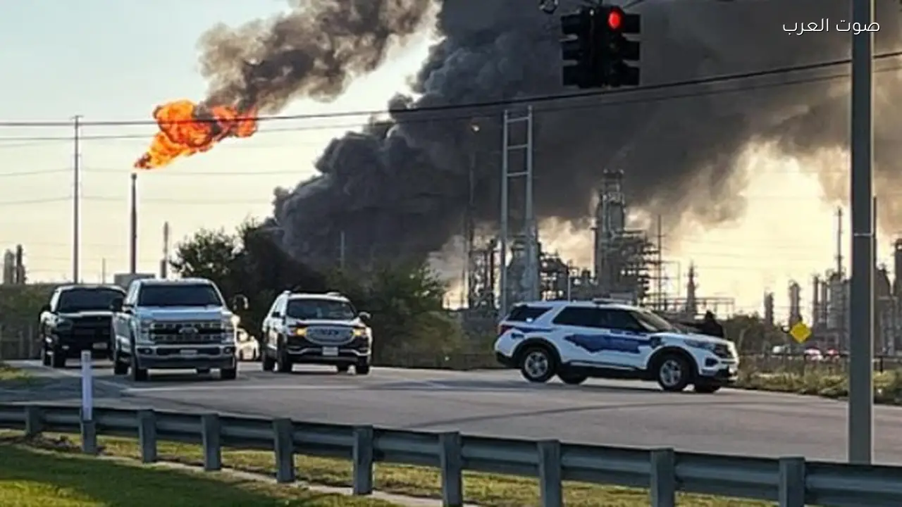 حريق كبير في مصفاة نفط بتكساس وتحذيرات للسكان