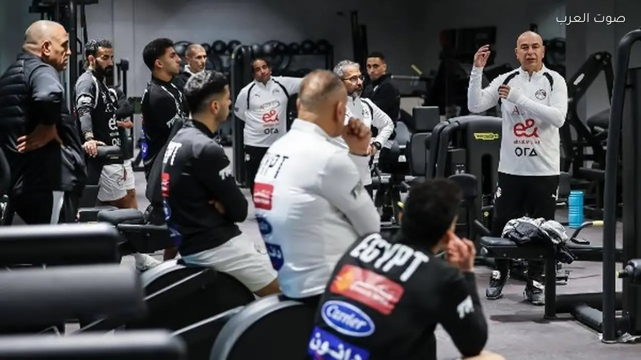 حزن لاعبي الأهلي بعد الخروج من البطولة الأفريقية في معسكر منتخب مصر