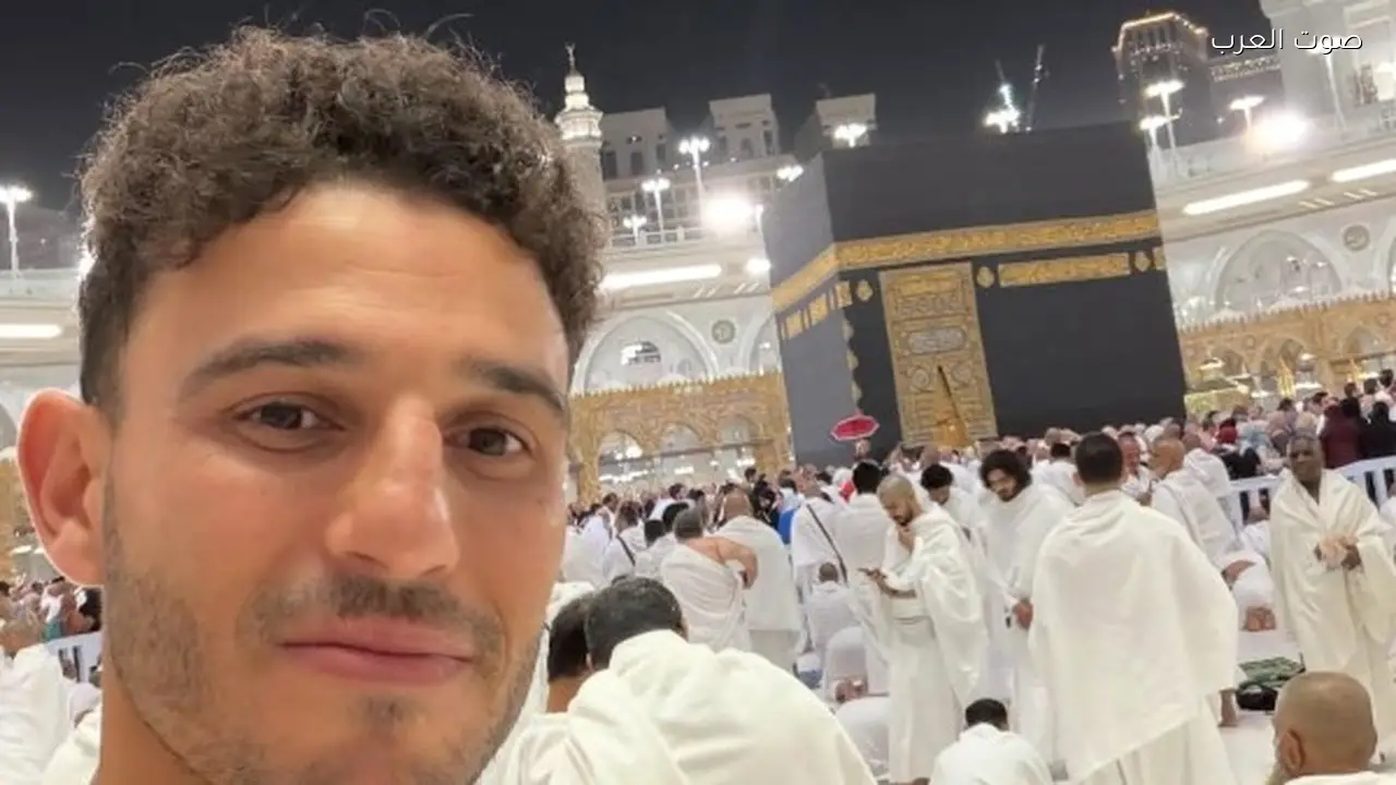 حمدي فتحي يظهر في الحرم المكي بصور جديدة