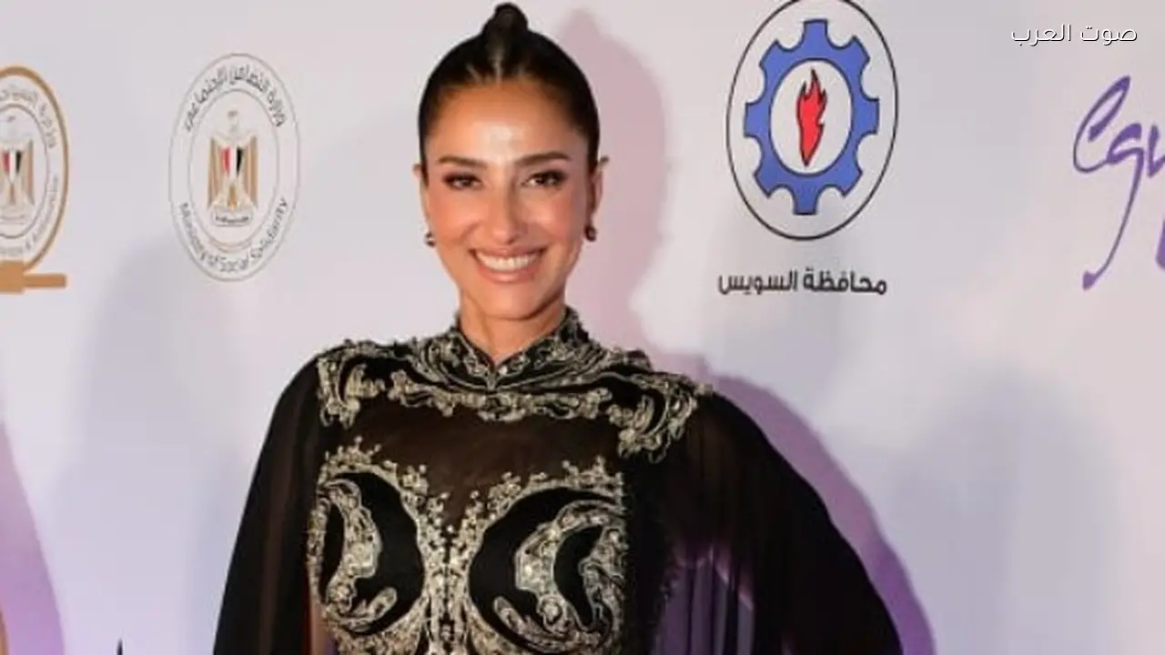 حنان مطاوع تشارك صورة تذكارية لوالدها مع الزعيم