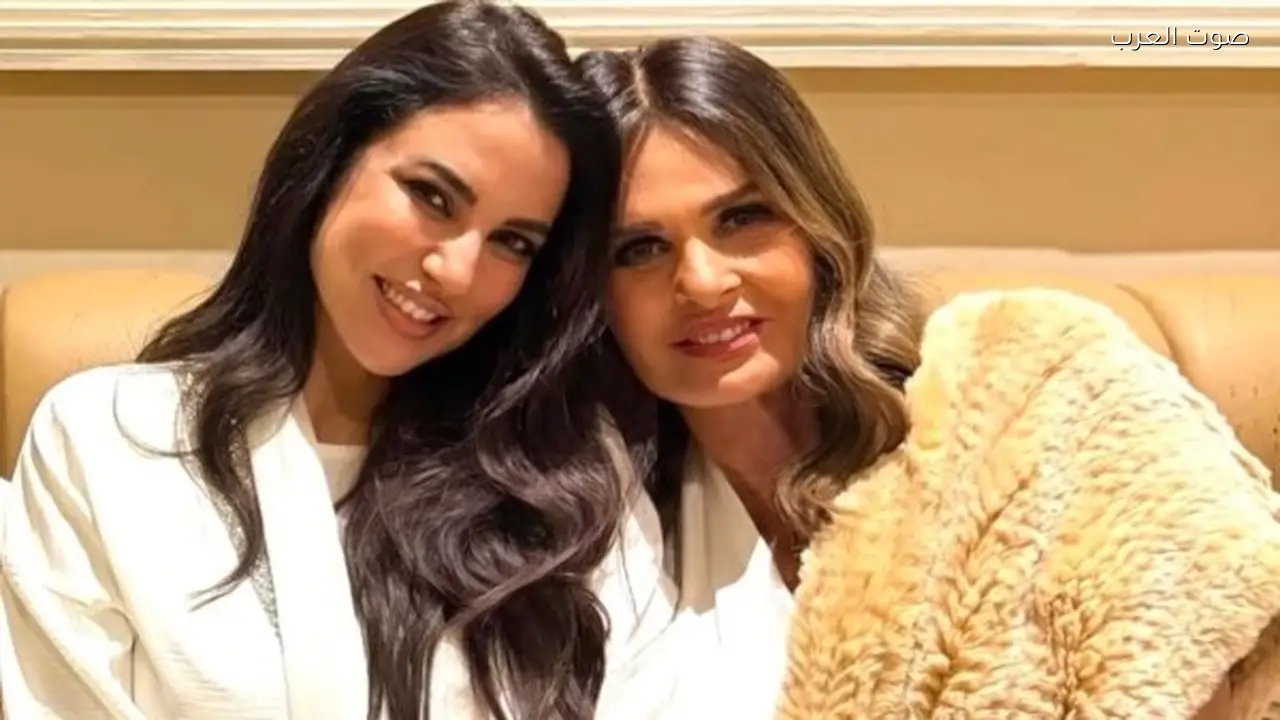 درة تهنئ يسرا بعيد ميلادها وتصفها بنجمة النجوم