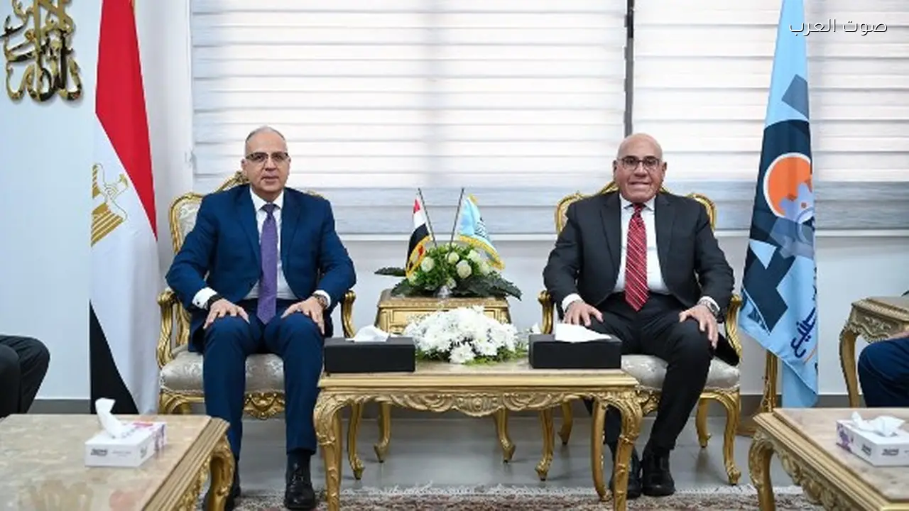 رئيس العربية للتصنيع ووزير الري يتفقدان مركز التصنيع الرقمي بمصنع المحركات