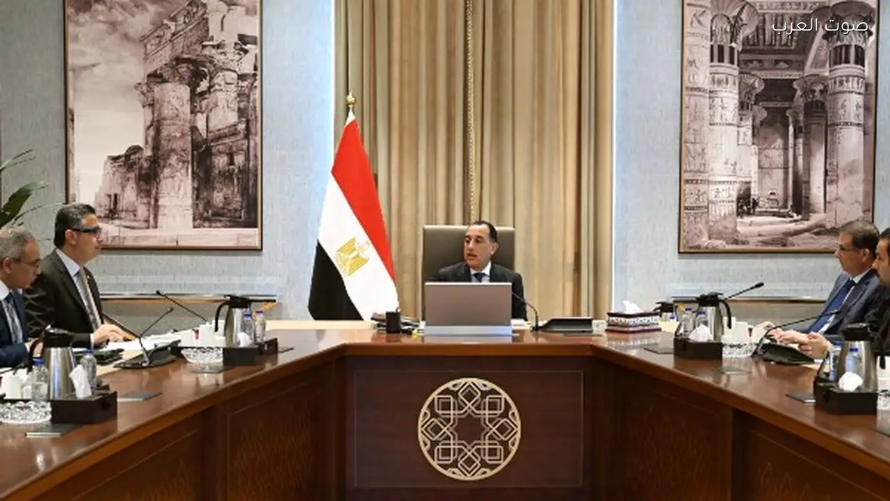 رئيس الوزراء يتابع مخزون السلع الاستراتيجية في مصر
