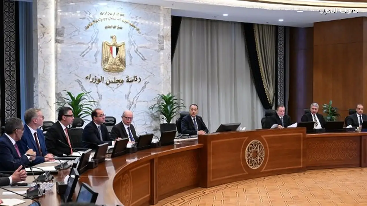 رئيس الوزراء يجتمع بلجنة إدارة الأزمات المركزية لمناقشة التفاصيل