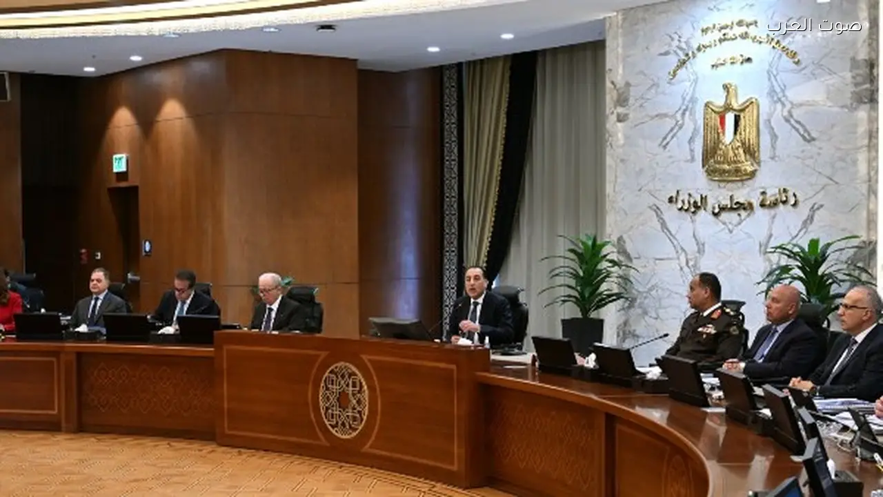 رئيس الوزراء يحذر من استغلال الأزمة لرفع أسعار السلع