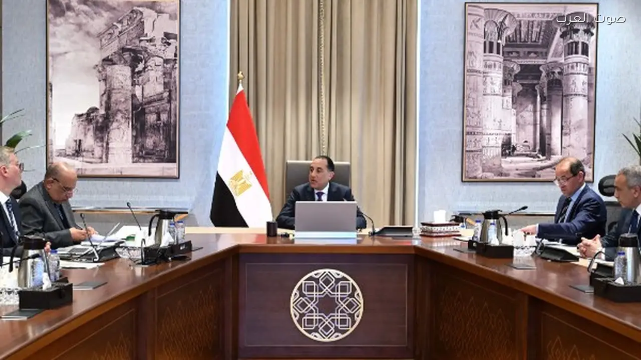 رئيس الوزراء يراقب خطوات ترشيد استهلاك البترول والكهرباء