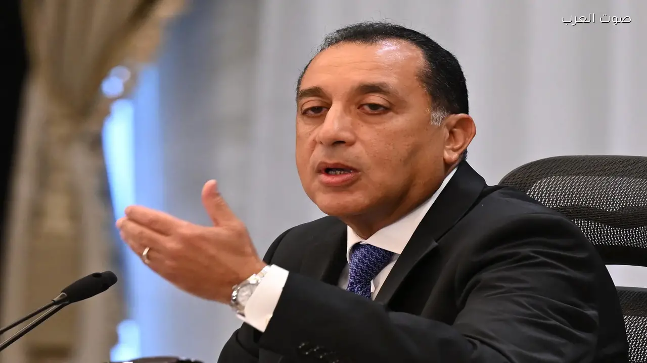 رئيس الوزراء يوضح أسباب ارتفاع أسعار البنزين في السوق المحلي