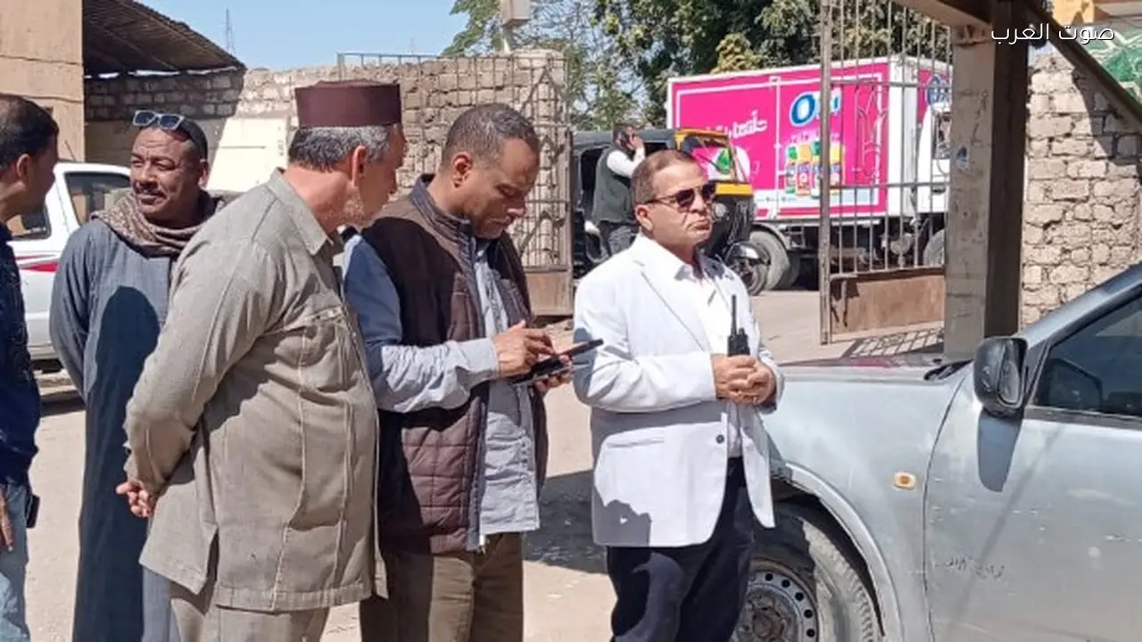 رئيس مدينة إسنا يتابع تنفيذ تعريفة الركوب الجديدة بعد زيادة البنزين