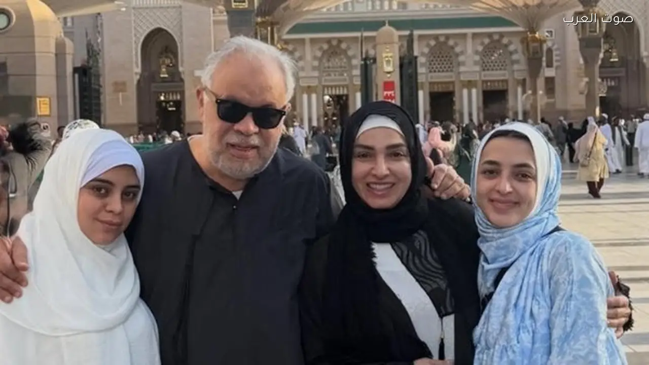 روجينا وزوجها وابنتاها في المسجد النبوي صور جديدة