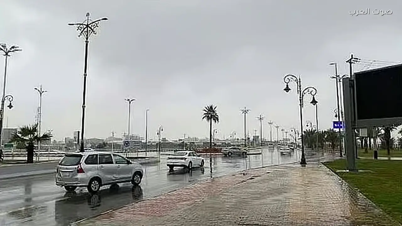 رياح مثيرة للغبار مع الأمطار المتوقعة غداً في معظم المناطق