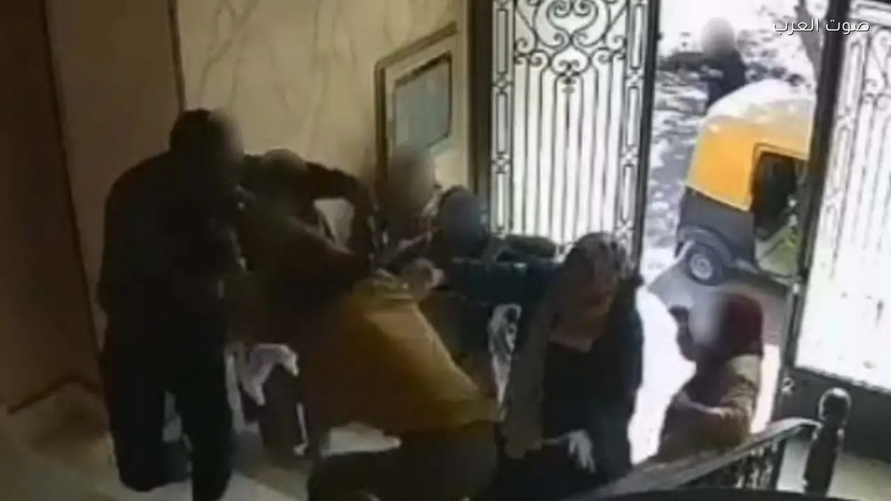 زوج يعتدي على زوجته ووالدتها في الشرقية بسبب خلافات زوجية