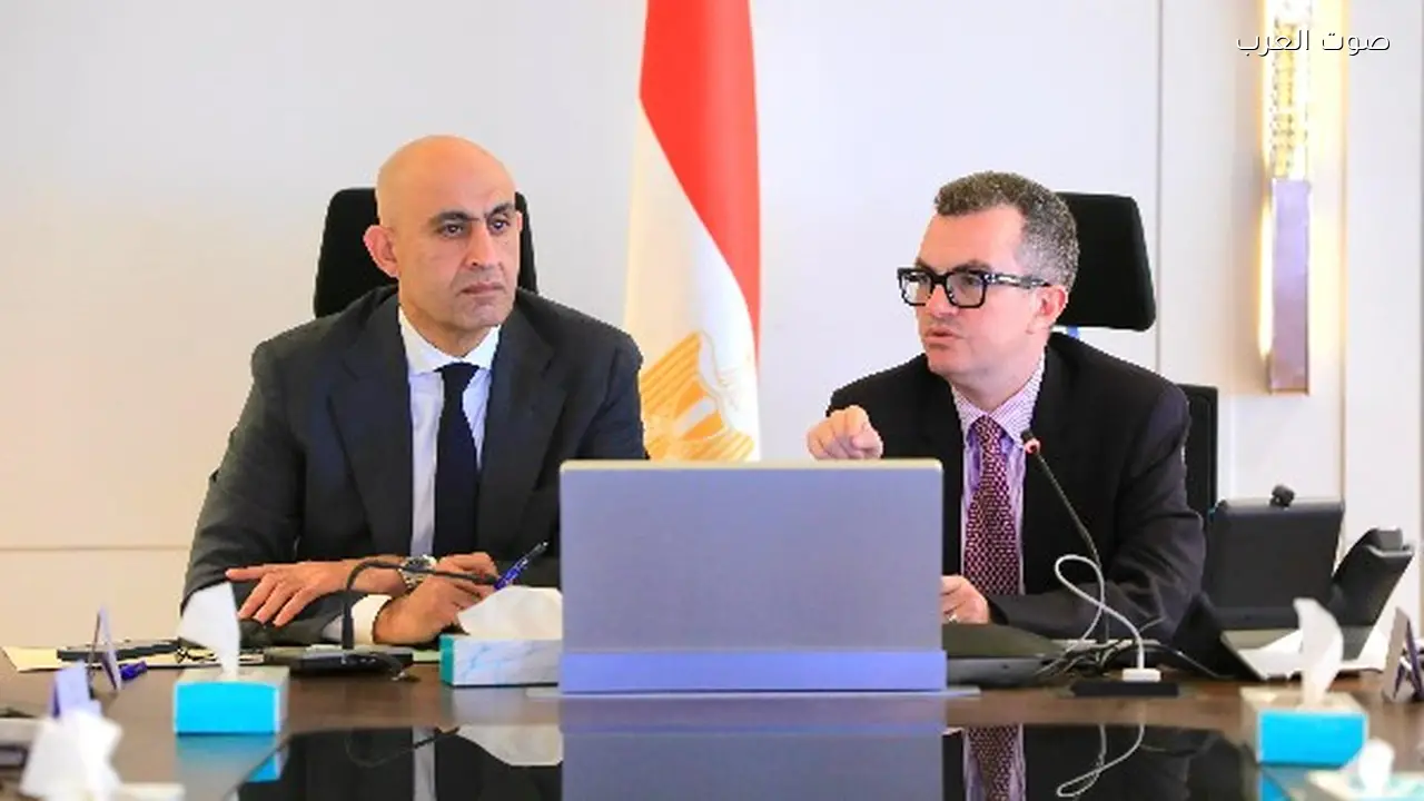 زيادة الاستثمارات في التعليم وتوفير “التابلت” لطلاب المدارس الفنية