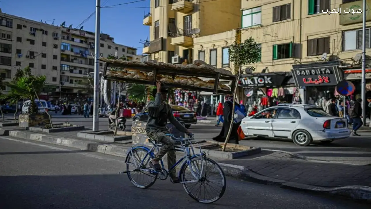 زيادة سعر رغيف الخبز في مصر بعد رفع أسعار البنزين