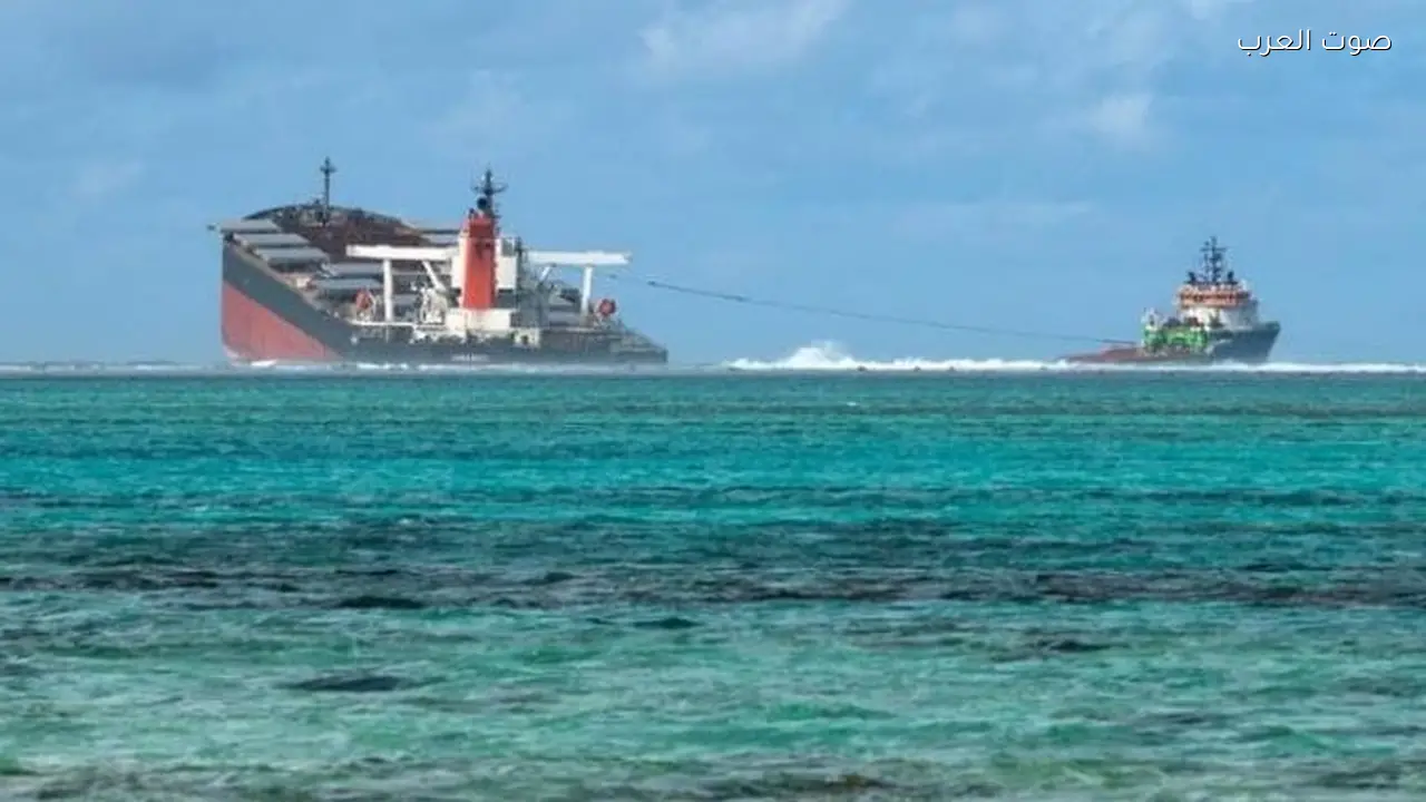 سريلانكا تنقذ طاقم سفينة حربية إيرانية ثانية في البحر