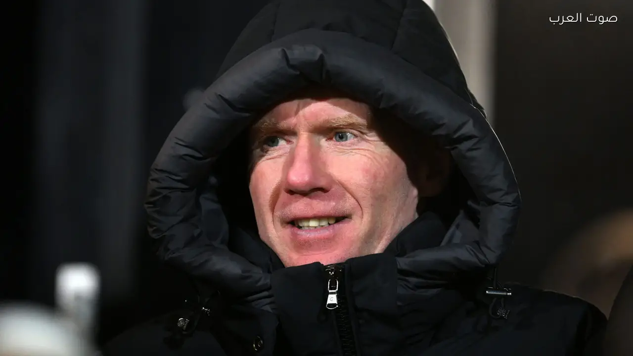 سكولز: سلوت حول أنفيلد إلى ملعب سهل في البريميرليج.