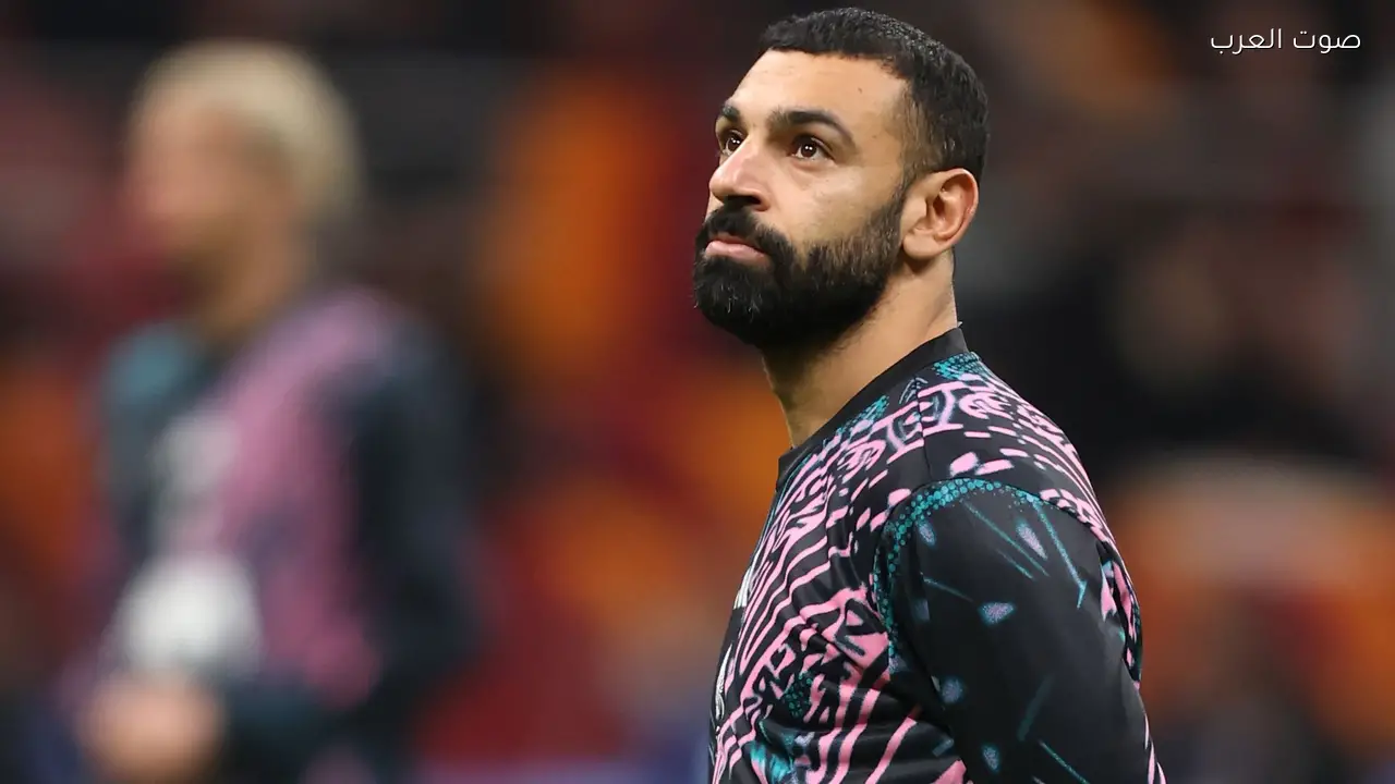 سلوت يناقش قرارًا جديدًا يتعلق بمستقبل محمد صلاح في الفريق