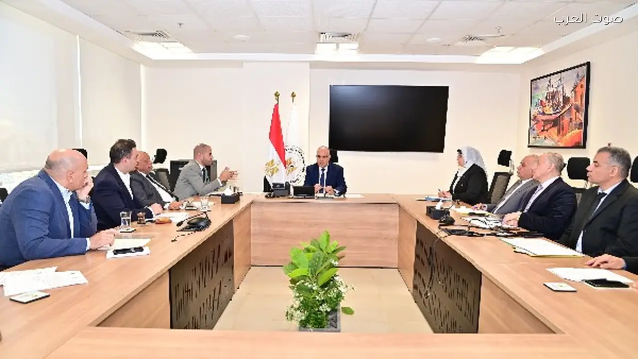 سويلم يناقش طلبات المواطنين مع أعضاء مجلس النواب