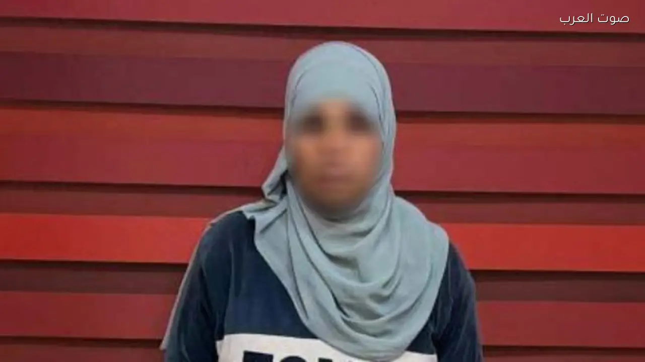 سيدة تعتدي بالضرب على نجلة زوجها في الفيوم