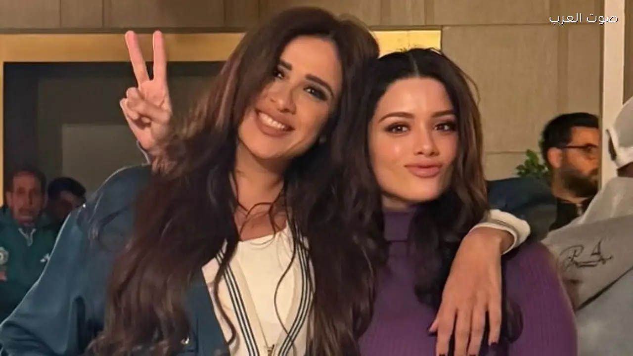 سينتيا خليفة وياسمين عبد العزيز في أجواء مبهجة بـ “وننسى اللي كان”