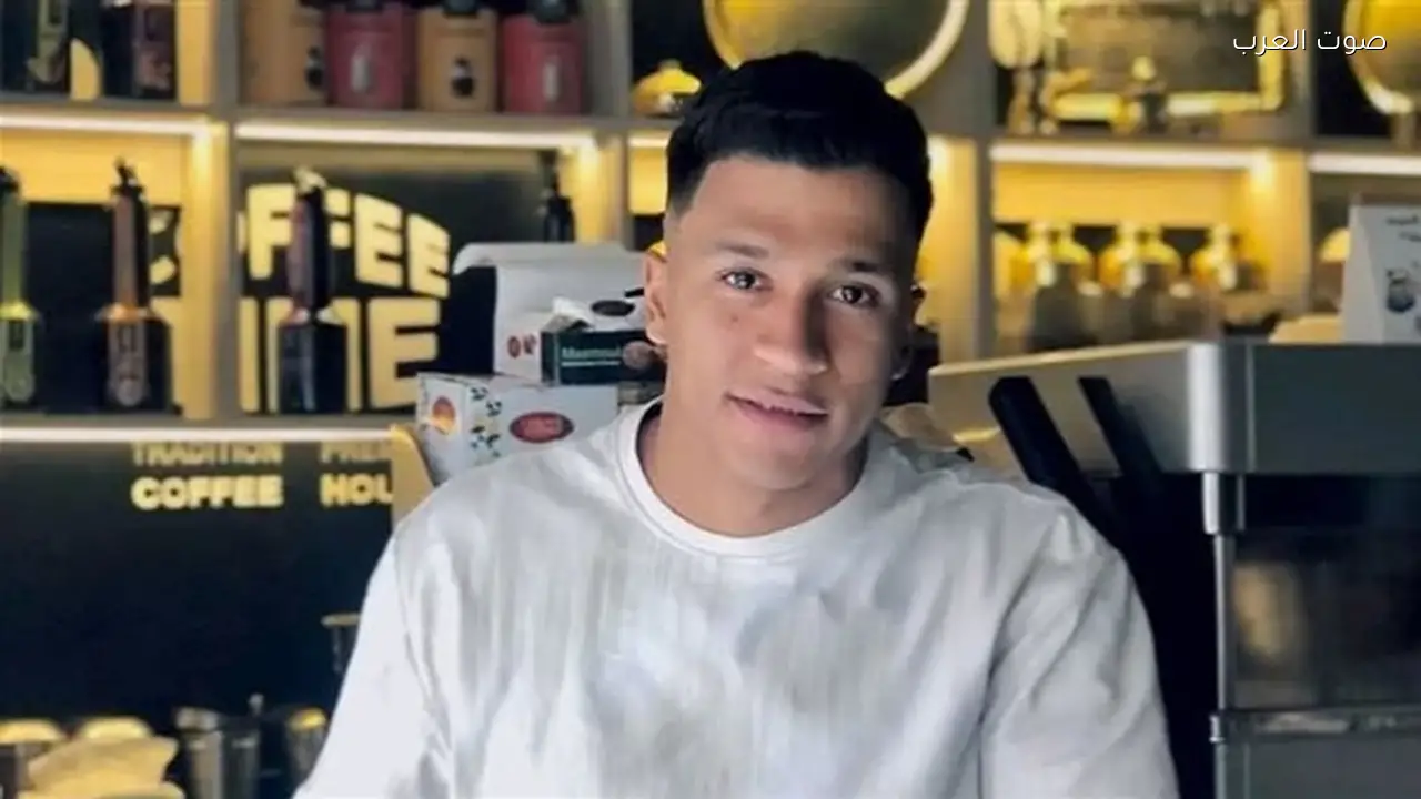 شاب مصاب في حادث تصادم بين سيارة ودراجة نارية بكورنيش المنيا