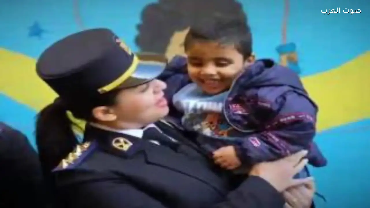 شرطة تشارك أطفال دور الأيتام احتفال العيد