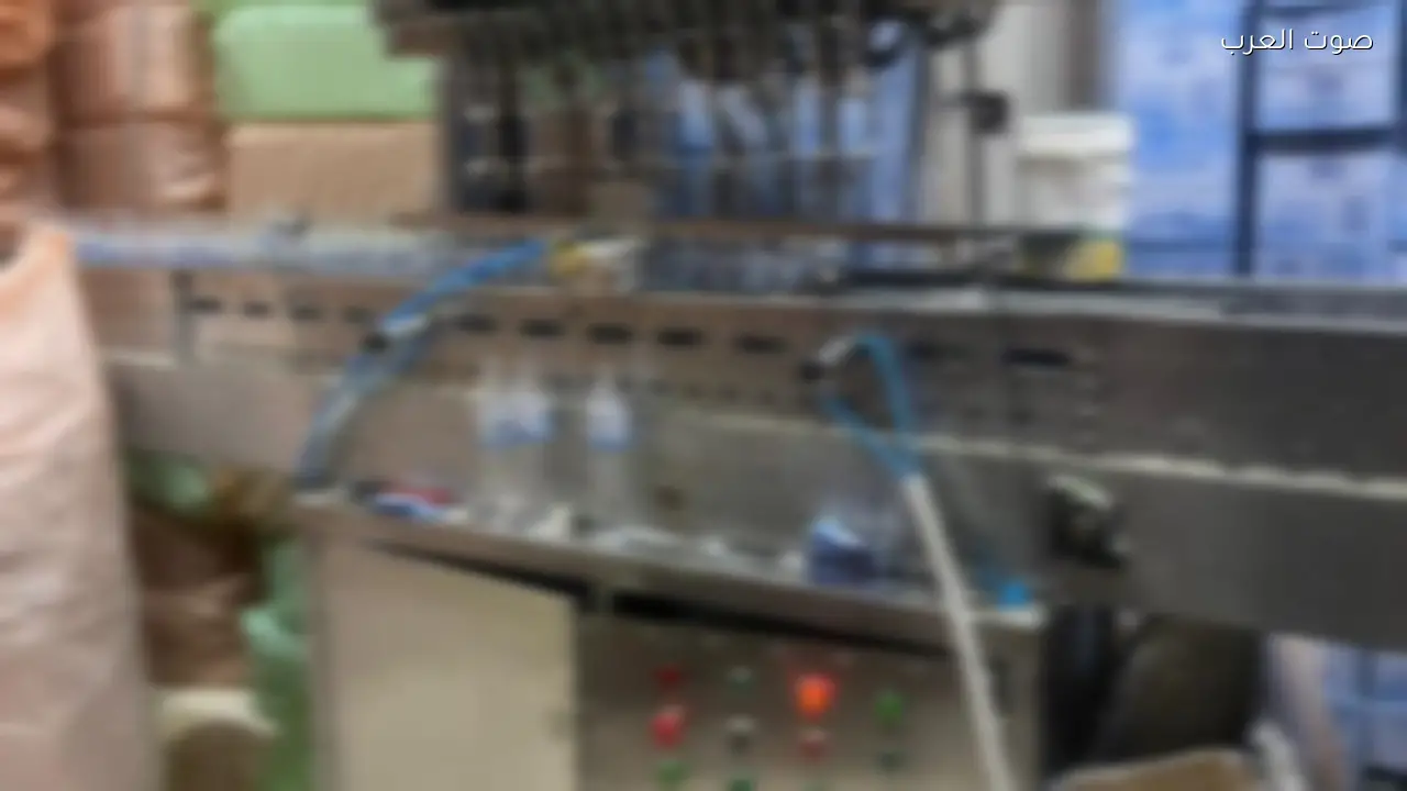 ضبط مصنع لتعبئة مياه طبيعية مجهولة المصدر قبل بيعها