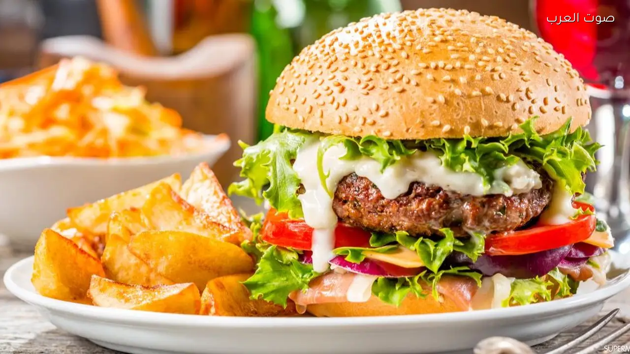 طريقة تحضير برجر مشوي على الفحم مثل المطاعم في المنزل