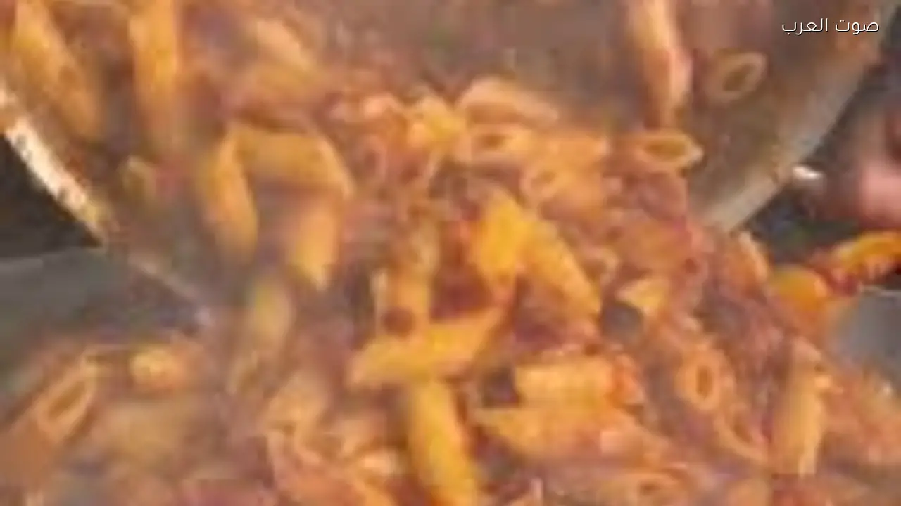 طريقة سهلة لعمل مكرونة بالسجق في 20 دقيقة