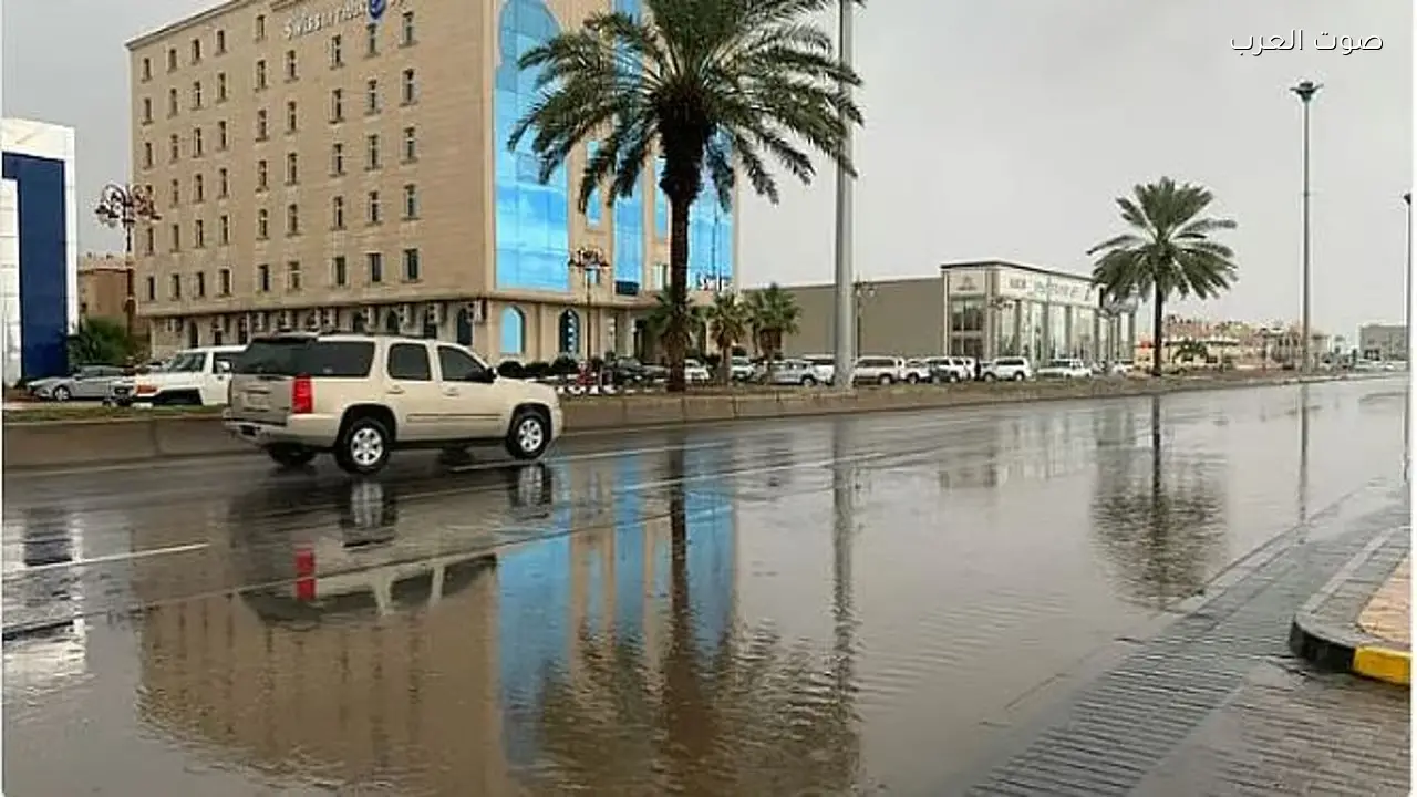 طقس الثلاثاء في المملكة: أمطار رعدية وزخات برد ورياح نشطة