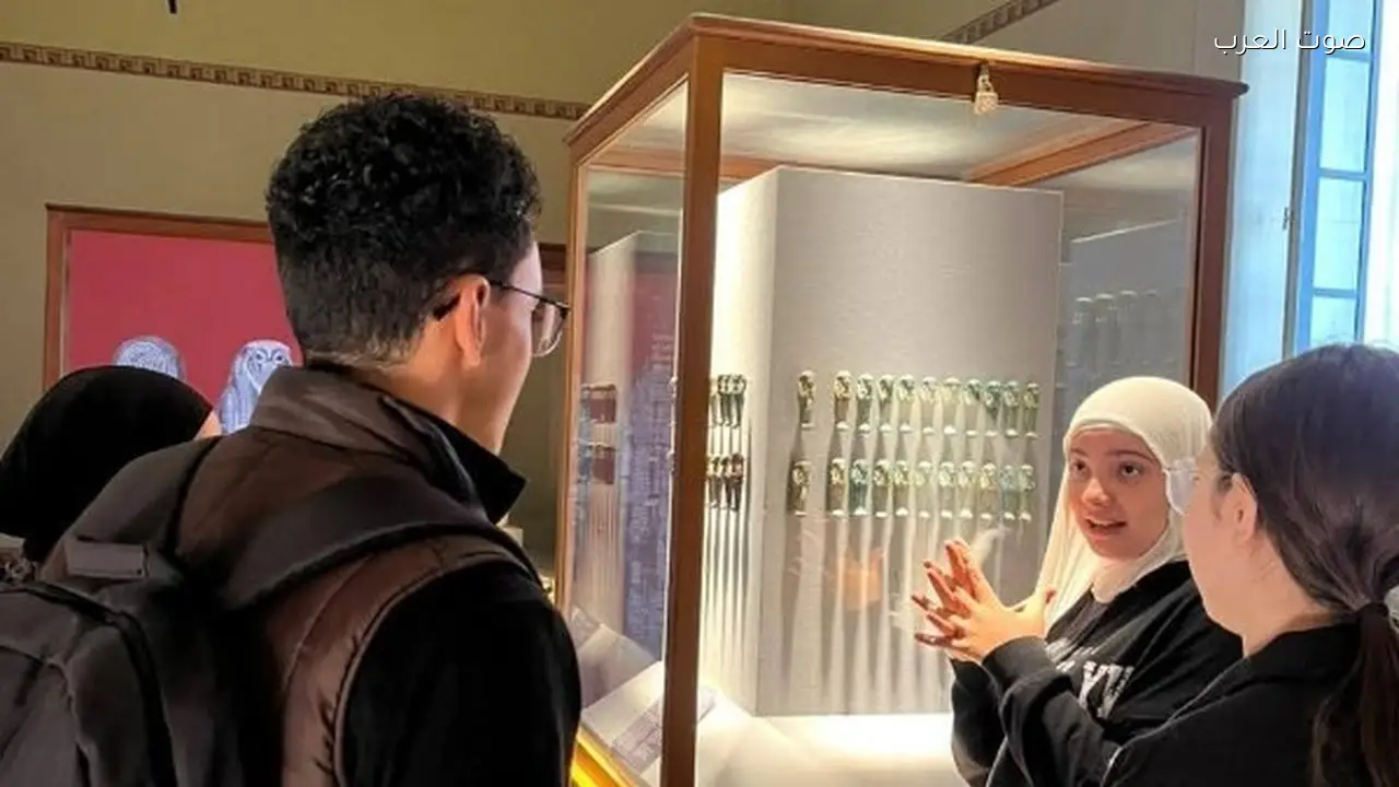 طلاب جامعة حلوان يزورون المتحف المصري بالتحرير