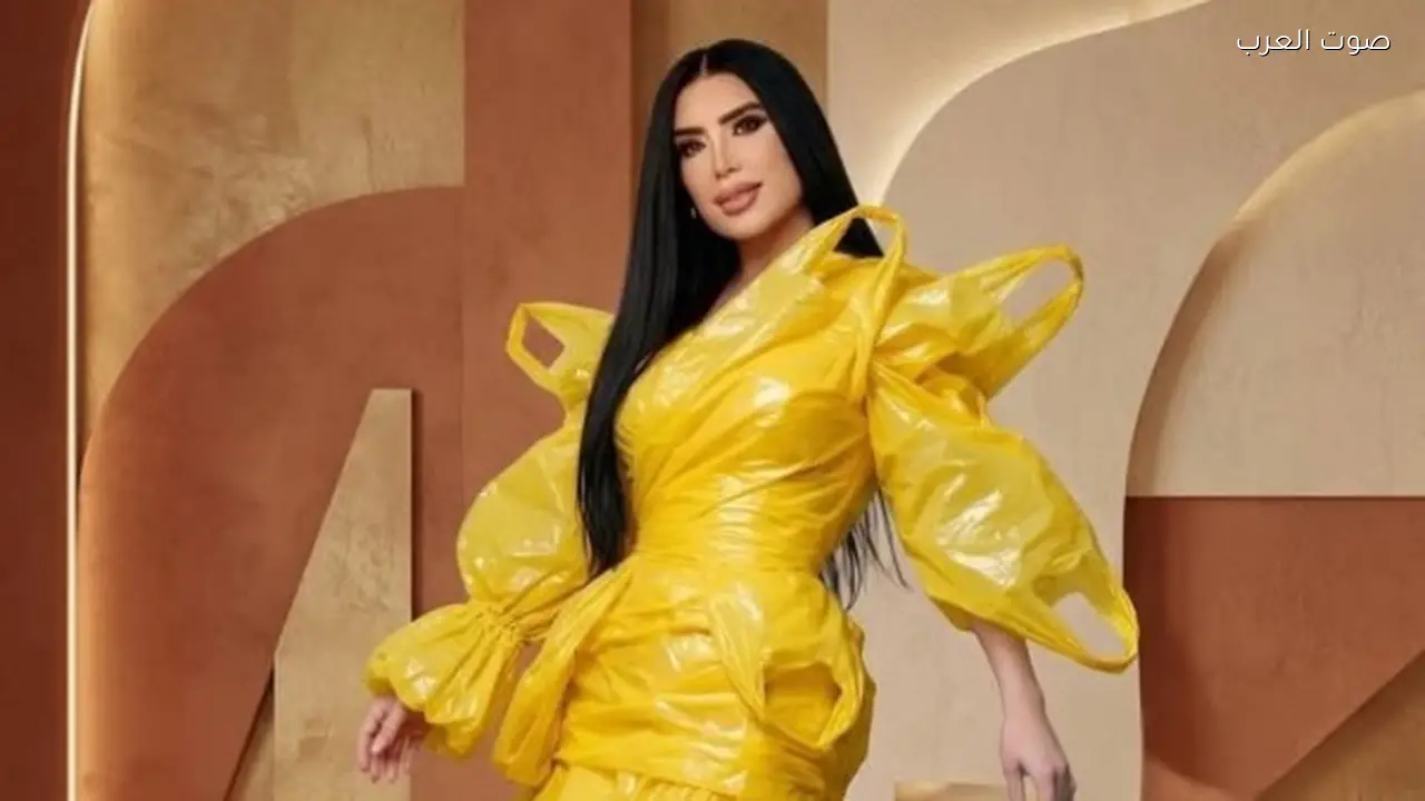 عبير صبري تتألق بإطلالة غريبة من الشنط البلاستيك في عيد الفطر