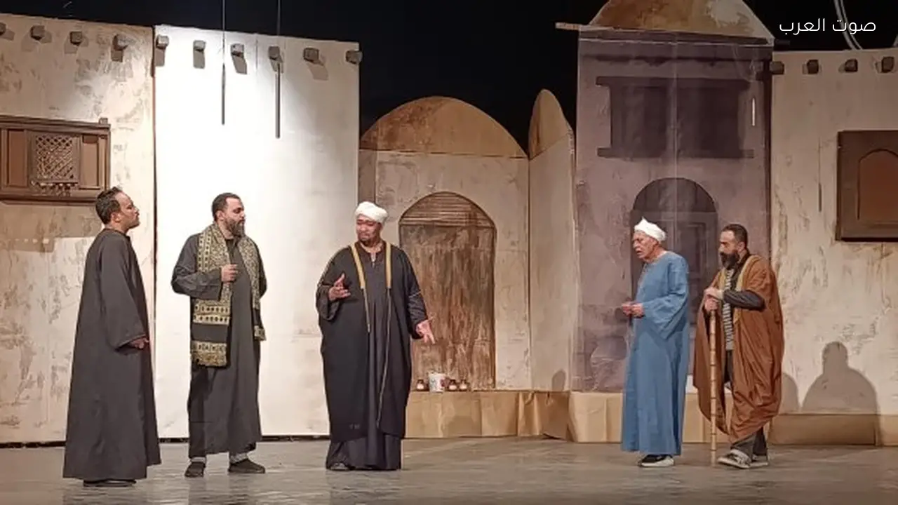 عرض مسرحية “العائد” في قصر ثقافة الأنفوشي