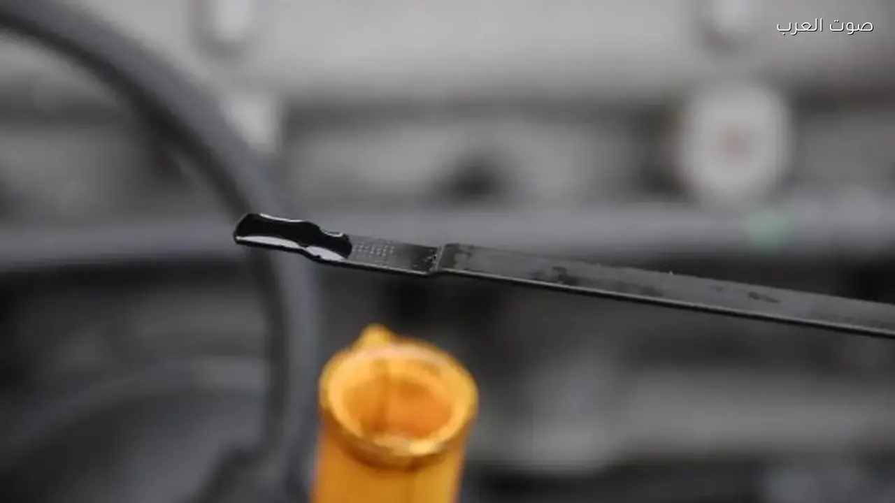 علامات احتراق زيت المحرك تشمل صوت الموتور