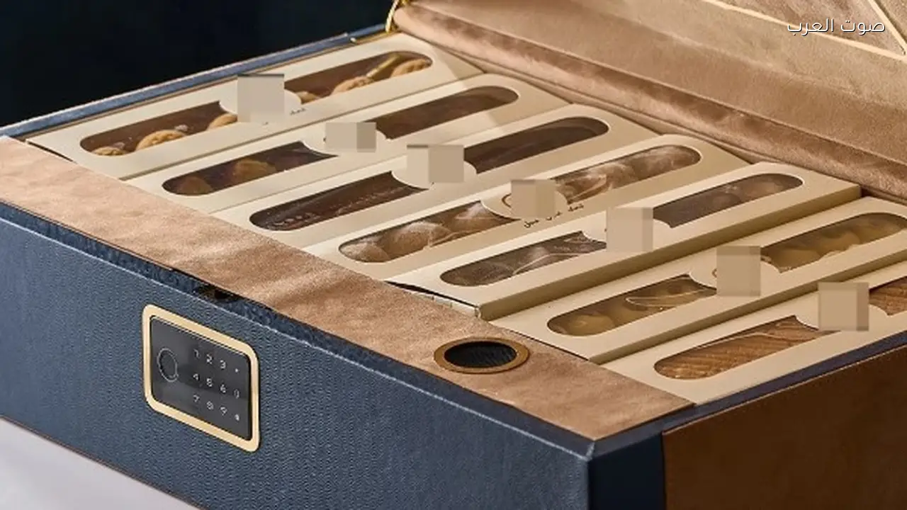 علبة كعك بـ 39 ألف جنيه مزودة بتقنية البصمة