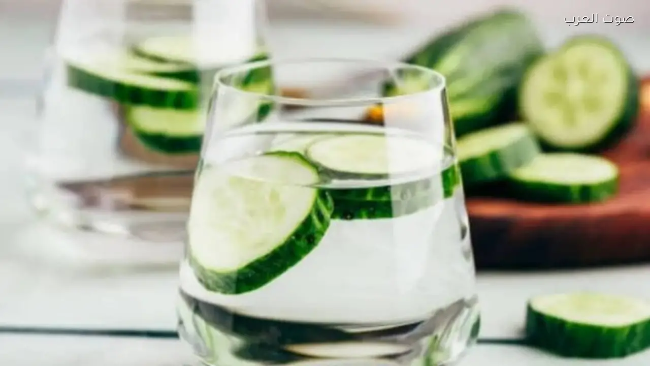 فوائد شرب ماء الخيار يومياً على صحة الجسم