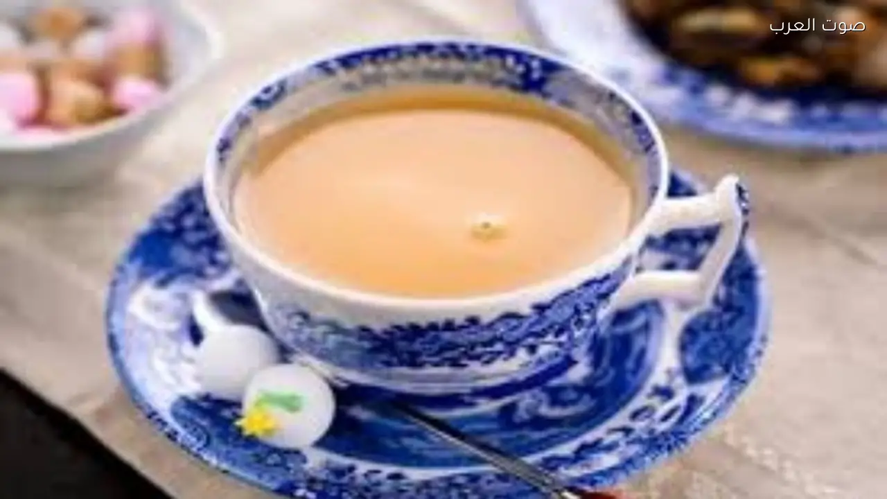 فوائد وأضرار الشاي باللبن التي يجب أن تعرفها