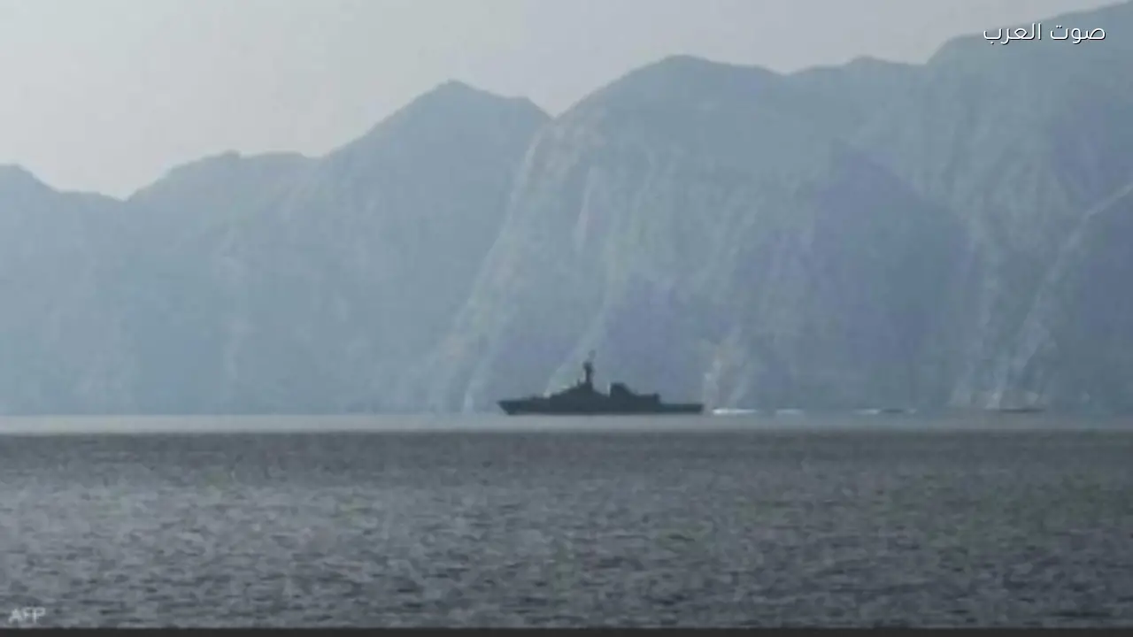 قنابل خارقة تستهدف مواقع صواريخ إيرانية قرب مضيق هرمز