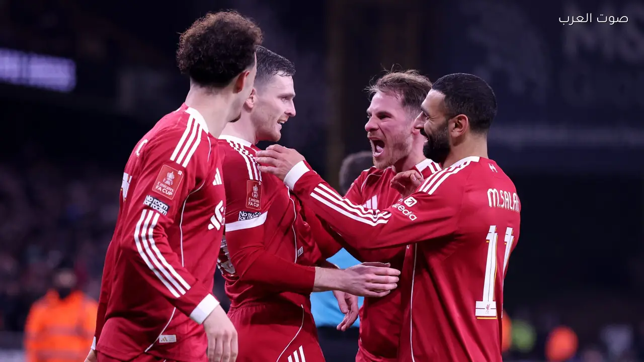 ليفربول وأديداس يعيدان إصدار قميص موسم 1995-1996 بأسلوب رياضي مميز.