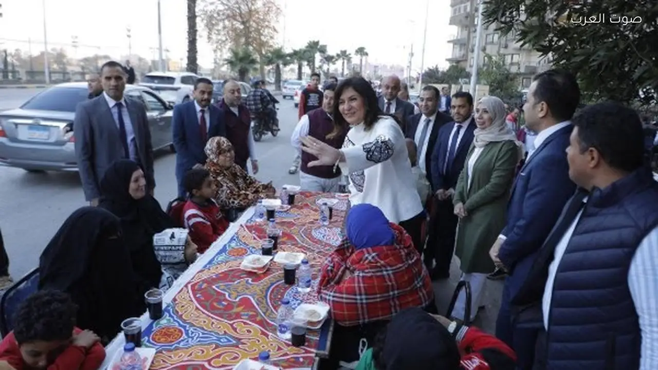 مؤسسة أبو العينين تحتفي ببطلات التعافي من السرطان في إفطار بحضور نبيلة مكرم