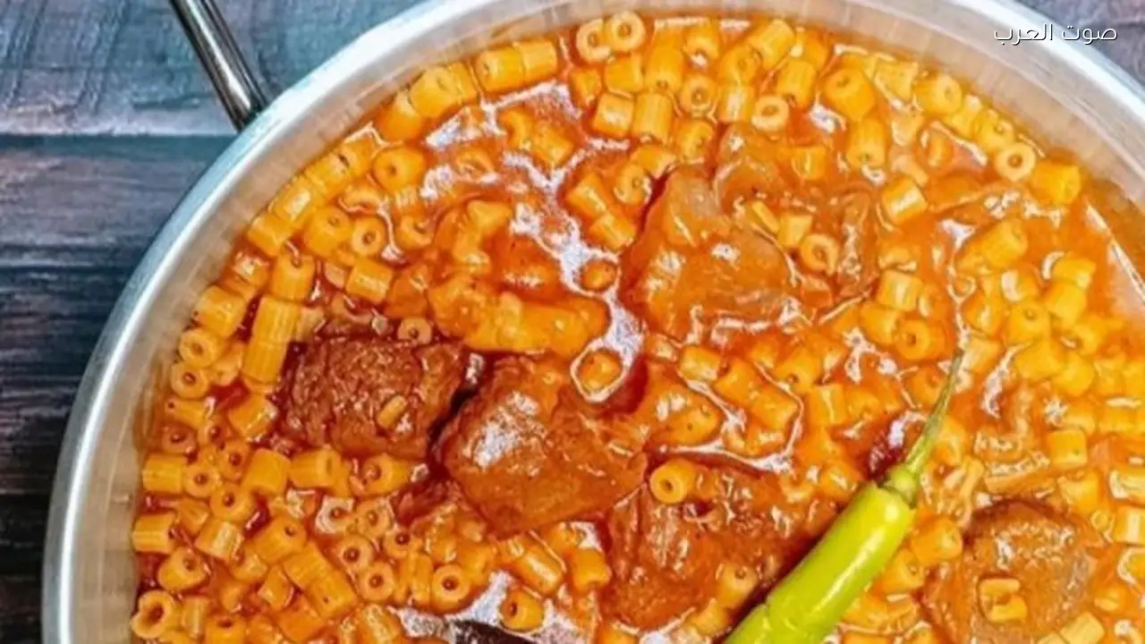 مبكبكة بالسجق وكرات اللحم وصفة سريعة بنكهة شرقية