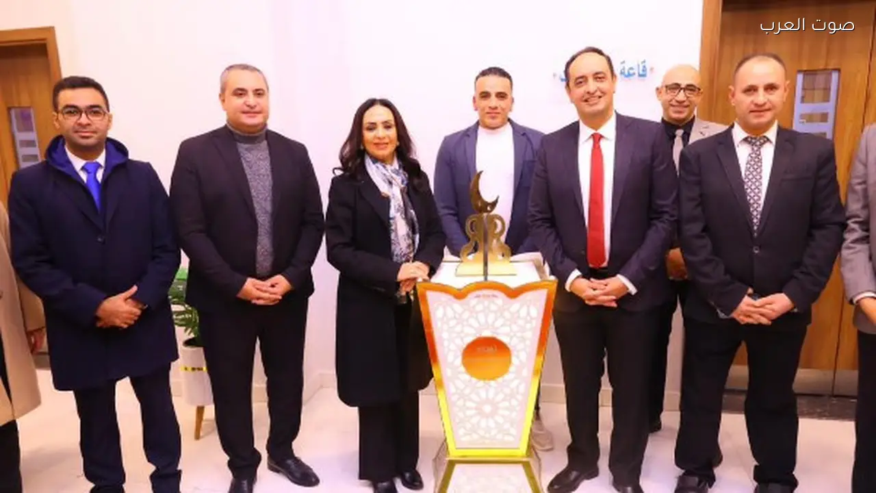 متعافون من الإدمان يهدي وزيرة التضامن فانوس رمضان