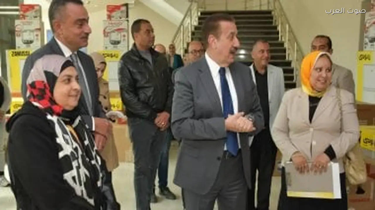 محافظ بورسعيد يوزع 70 جهاز كهربائي على 10 عرائس