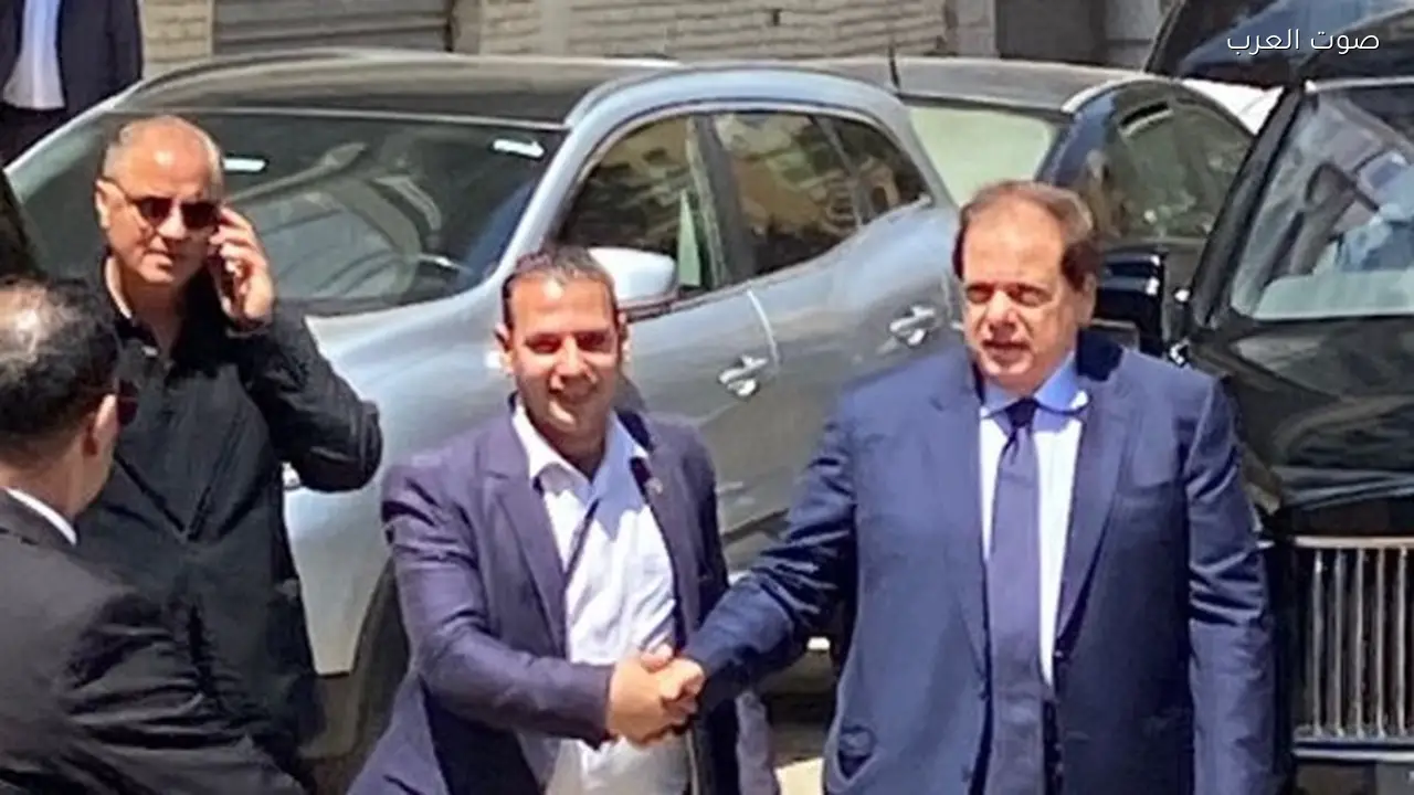 محمد أبو العينين يحضر جنازة والدة أحمد عز