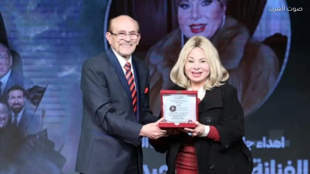 محمد صبحي يكرم نجوم الزمن الجميل في احتفالية فنية