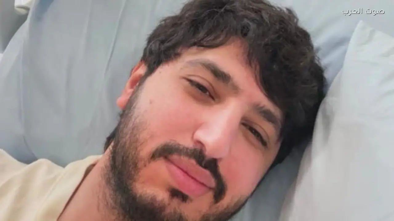 محمد فضل شاكر يغادر المستشفى بعد وعكة صحية