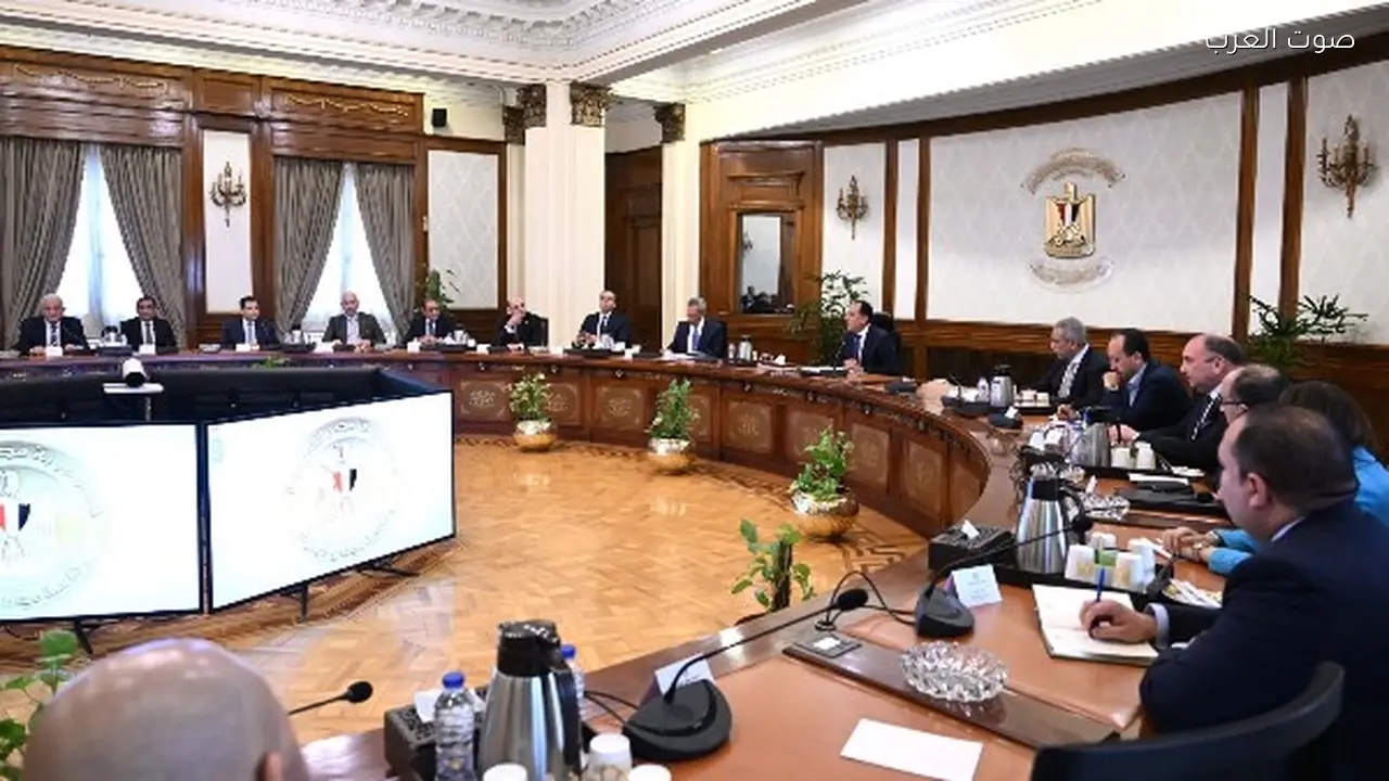 مدبولي يؤكد على أهمية تواصل الوزراء والمحافظين مع البرلمان