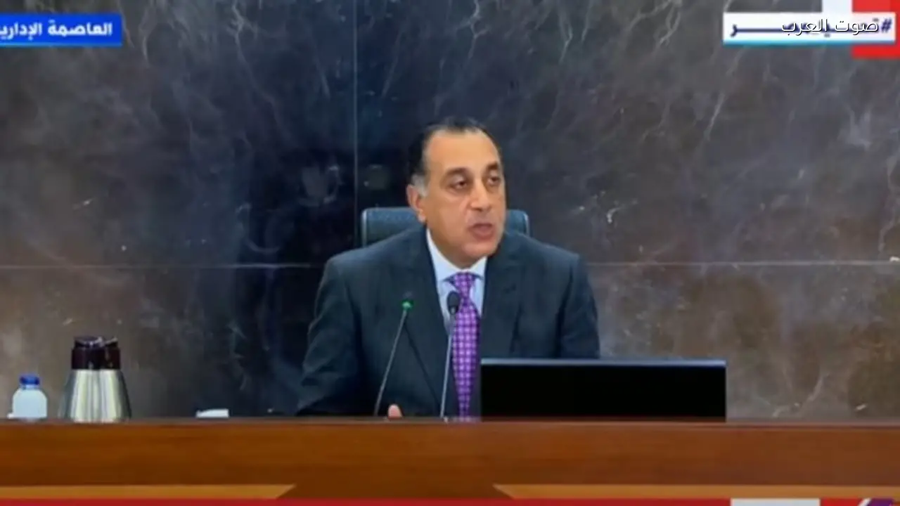 مدبولي يتفقد سفن التغويز وصوامع عتاقة اليوم