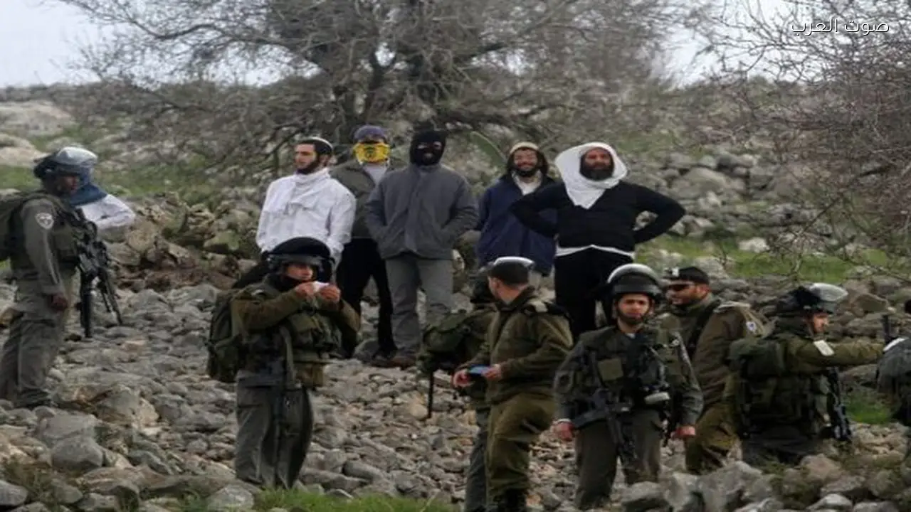 مستوطنون يطلقون النار على مواطنين في الخليل واعتقال آخر