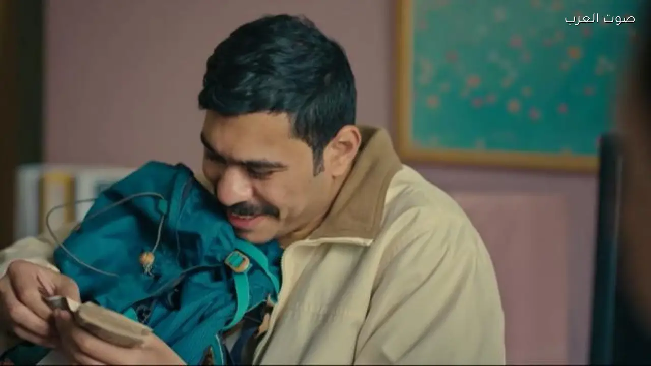 مسلسل فخر الدلتا الحلقة 12 يبرز فرحة أحمد رمزي باستلام أول راتب